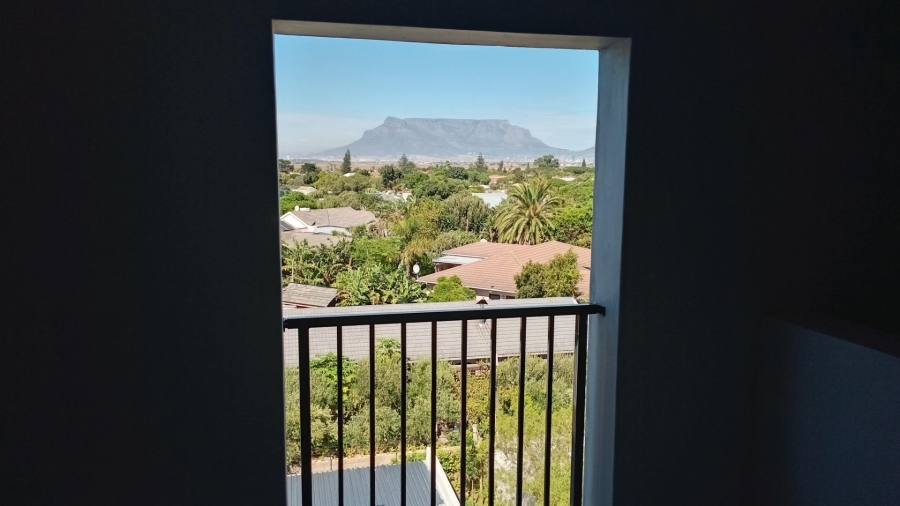 1 Bedroom Property for Sale in Table View Western Cape